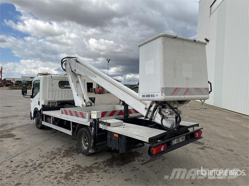 Renault 160Alu 16 m on Renault Maxity DTI130 Camion Nacell Εναέριες πλατφόρμες τοποθετημένες σε φορτηγό