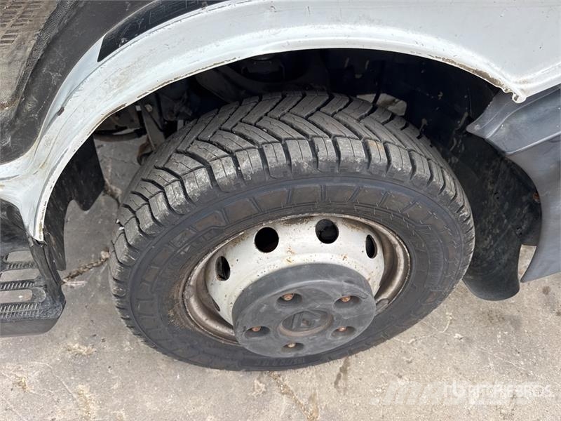 Renault 160ALU 16 m on Renault 110 DXi Camion Nacelle Buck Truck mounted platforms