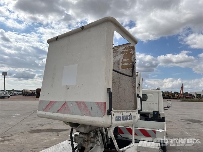 Renault 160Alu 16 m on Renault Maxity DTI130 Camion Nacell Εναέριες πλατφόρμες τοποθετημένες σε φορτηγό