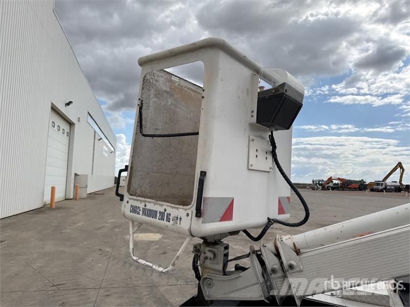 Renault 160Alu 16 m on Renault Maxity DTI130 Camion Nacell Εναέριες πλατφόρμες τοποθετημένες σε φορτηγό