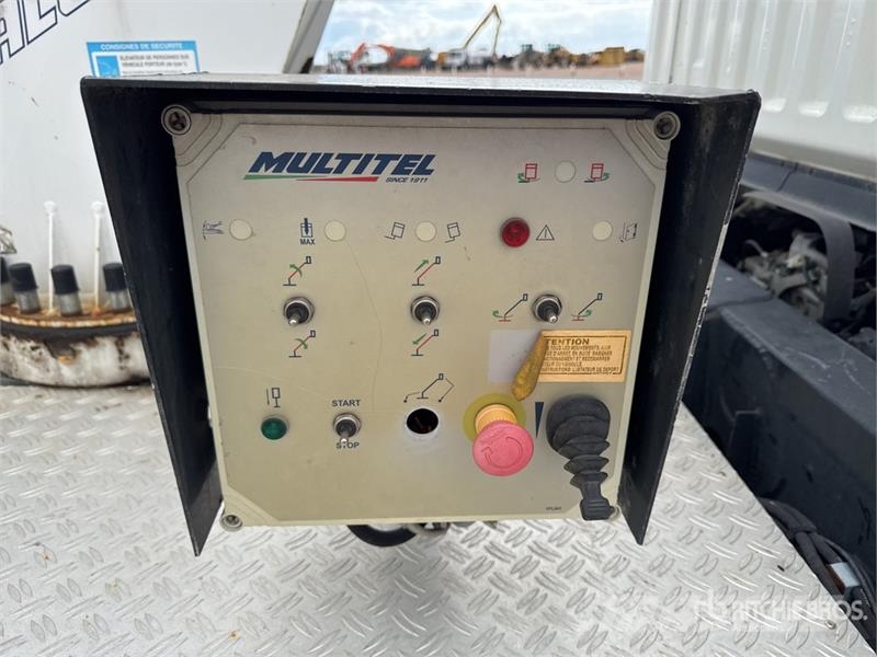 Renault 160Alu 16 m on Renault Maxity DTI130 Camion Nacell Εναέριες πλατφόρμες τοποθετημένες σε φορτηγό
