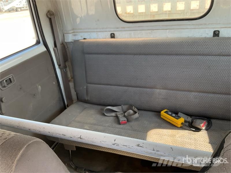 Renault 4x2 Crew Cab Camion Benne Dump Truck ダンプ