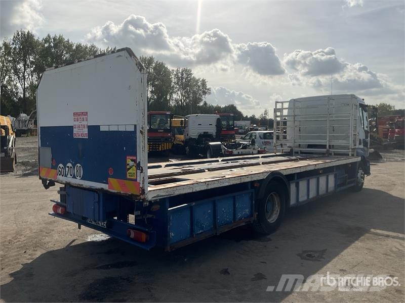 Renault 4x2 Flatbed Truck Lava-kuorma-autot