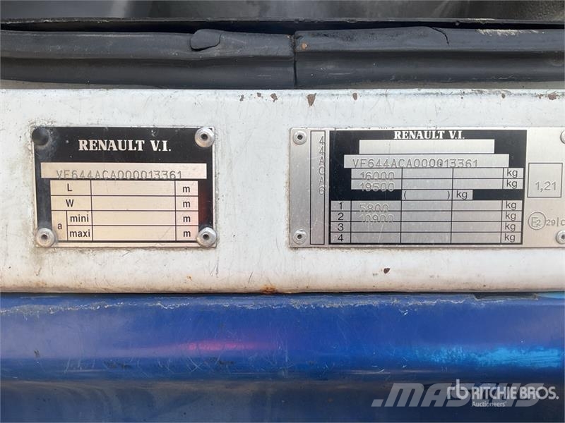 Renault 4x2 Flatbed Truck Lava-kuorma-autot