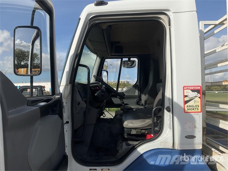 Renault 4x2 Flatbed Truck Lava-kuorma-autot