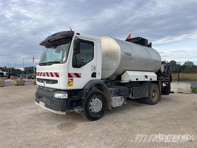Renault 9000 L on Renault Premium 4x2 Camion Repandeuse A  Autocisterna