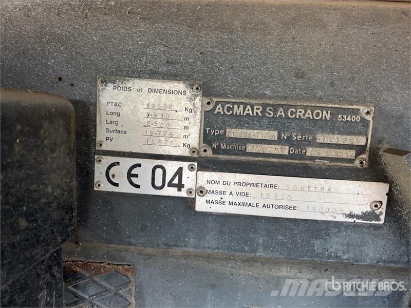 Renault 9000 L on Renault Premium 4x2 Camion Repandeuse A  Autocisterna