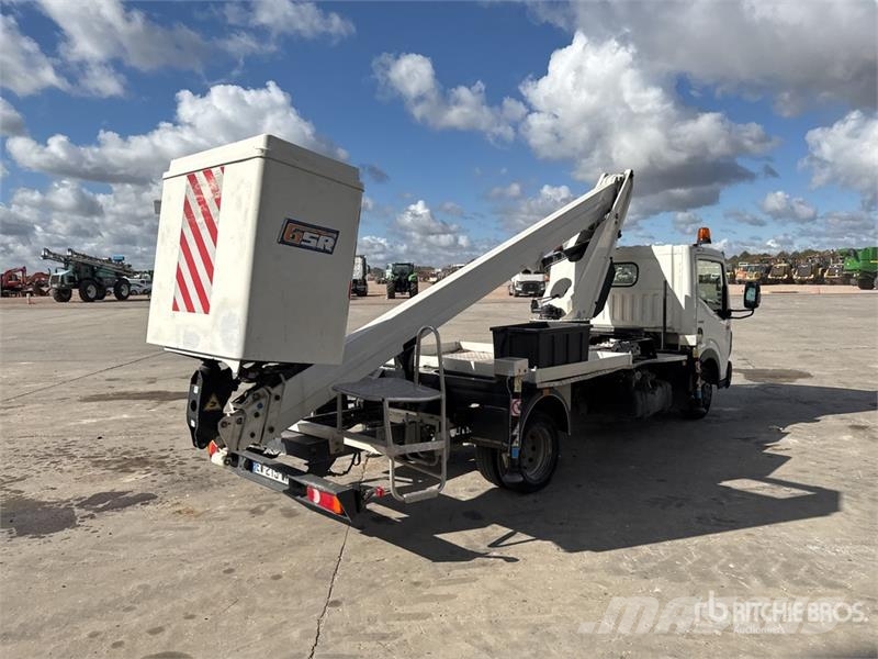 Renault B200T 18 m on Renault Maxity Vehicule Utilitaire B Camion nacelle