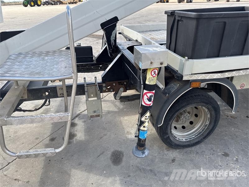 Renault B200T 18 m on Renault Maxity Vehicule Utilitaire B Camion nacelle
