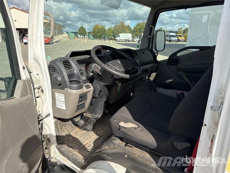 Renault B200T 18 m on Renault Maxity Vehicule Utilitaire B Camion nacelle