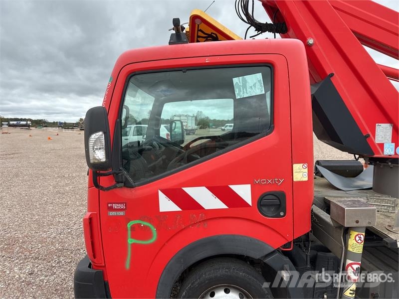 Renault B200T 18 m on Renault Maxity DTI 130 4x2 Nacelle S Piattaforme autocarrate