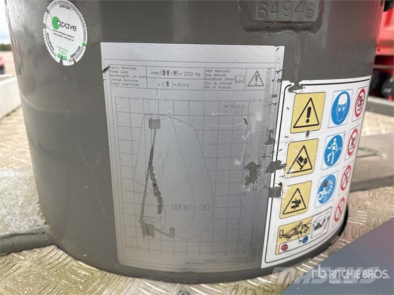 Renault B200T 18 m on Renault Maxity DTI 130 4x2 Nacelle S Piattaforme autocarrate
