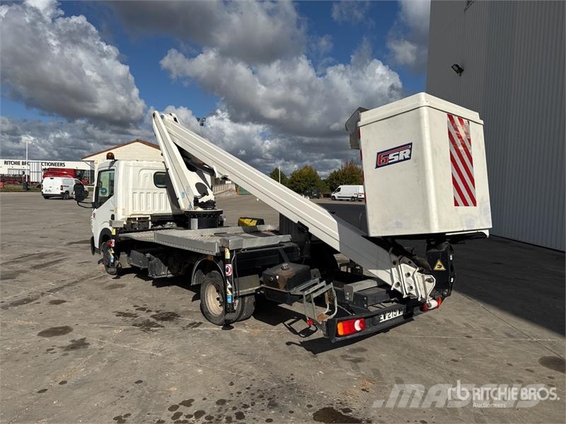Renault B200T 18 m on Renault Maxity Vehicule Utilitaire B Camion nacelle