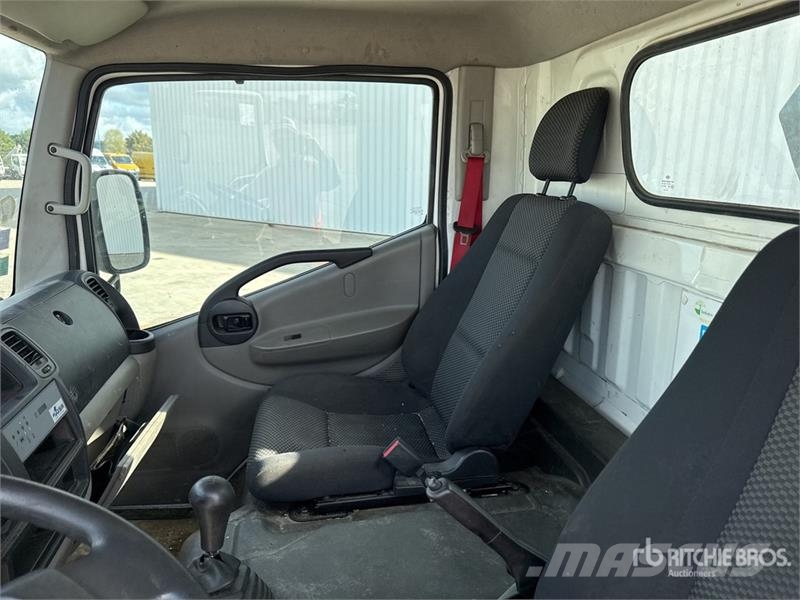 Renault B200T 18 m on Renault Maxity Vehicule Utilitaire B Camion nacelle