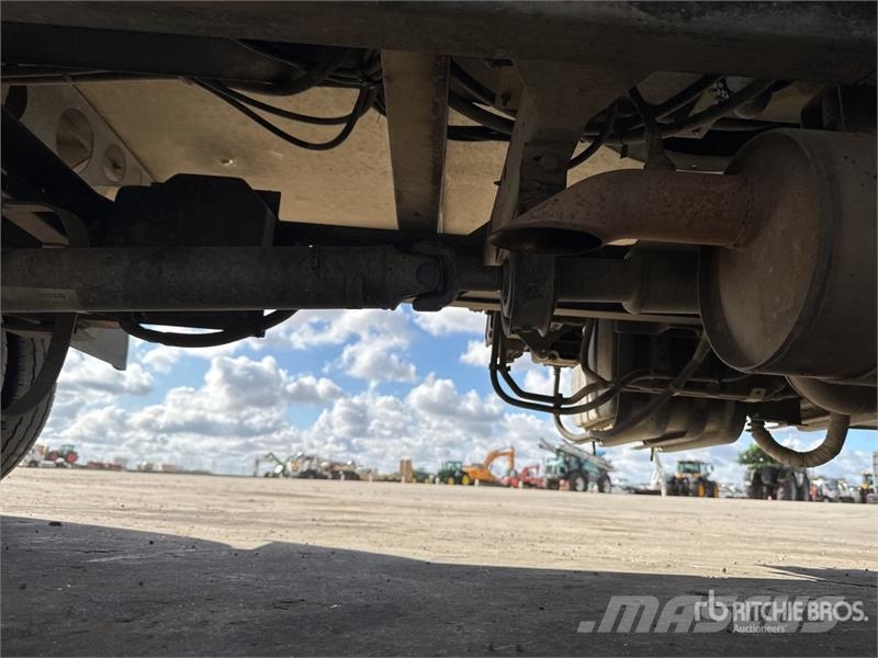 Renault B200T 18 m on Renault Maxity Vehicule Utilitaire B Camion nacelle