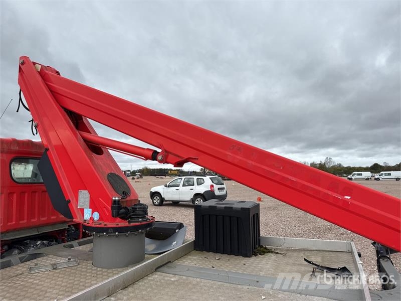 Renault B200T 18 m on Renault Maxity DTI 130 4x2 Nacelle S Piattaforme autocarrate