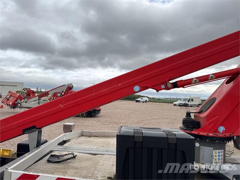 Renault B200T 18 m on Renault Maxity DTI 130 4x2 Nacelle S Piattaforme autocarrate