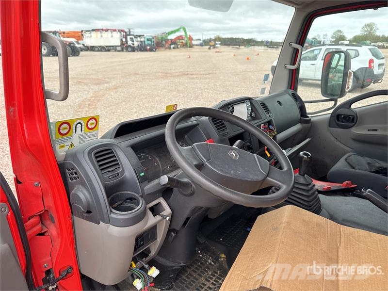 Renault B200T 18 m on Renault Maxity DTI 130 4x2 Nacelle S Piattaforme autocarrate