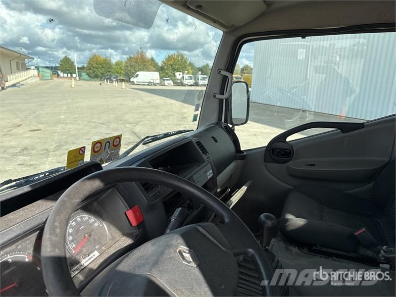 Renault B200T 18 m on Renault Maxity Vehicule Utilitaire B Camion nacelle