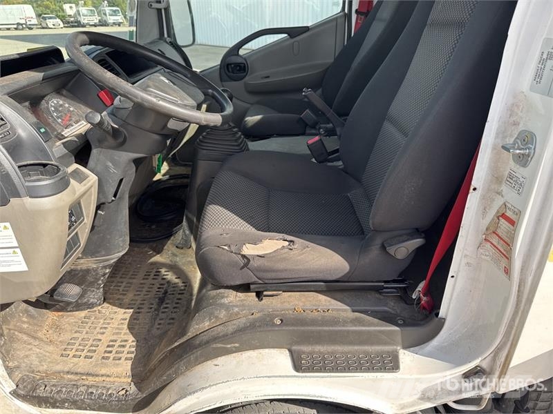 Renault B200T 18 m on Renault Maxity Vehicule Utilitaire B Camion nacelle