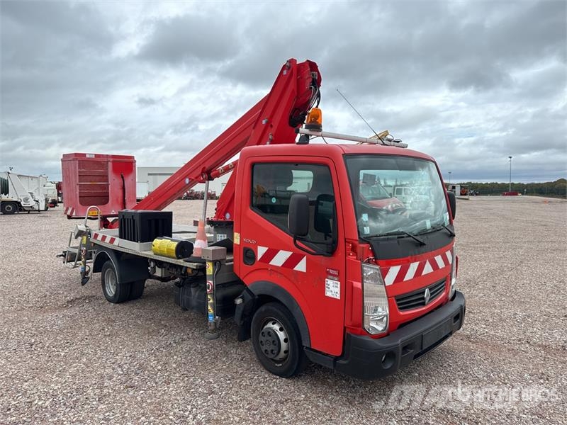 Renault B200T 18 m on Renault Maxity DTI 130 4x2 Nacelle S Piattaforme autocarrate