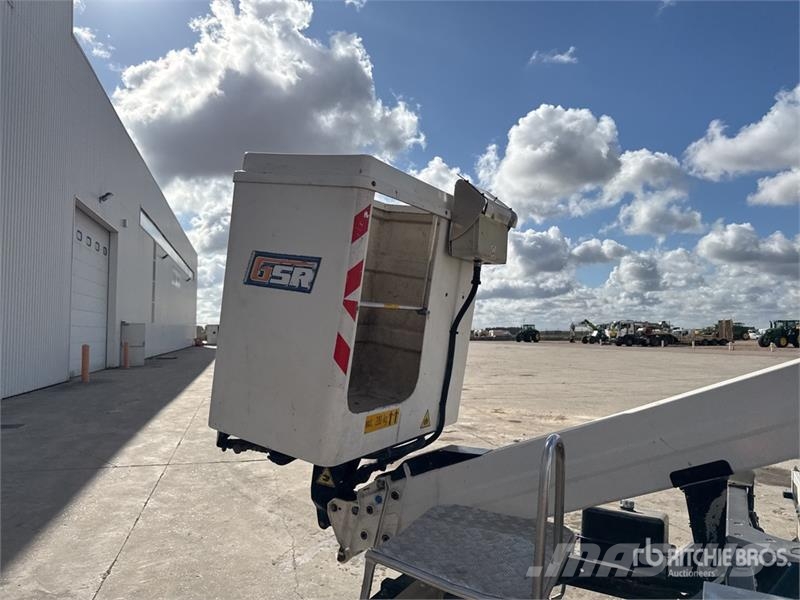 Renault B200T 18 m on Renault Maxity Vehicule Utilitaire B Camion nacelle