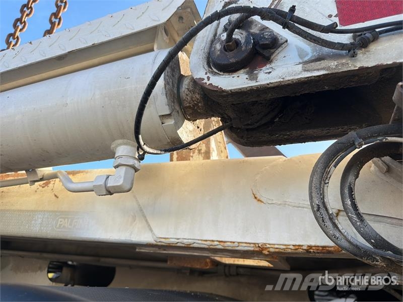 Renault C380 4x2 Camion Amplirol Roll-Off Truck شاحنات لوادر