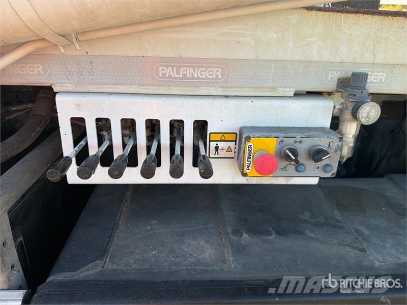 Renault C380 4x2 Camion Amplirol Roll-Off Truck شاحنات لوادر