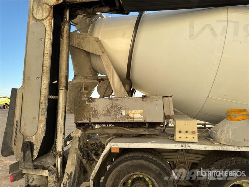 Renault C430 8x4 Camion Toupie Mixer Truck Автобетоновози
