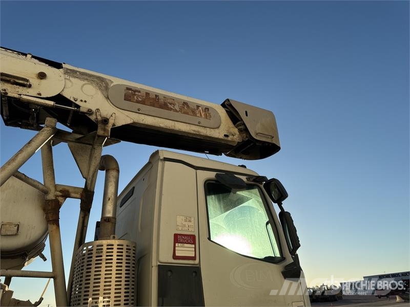Renault C430 8x4 Camion Toupie Mixer Truck Автобетоновози
