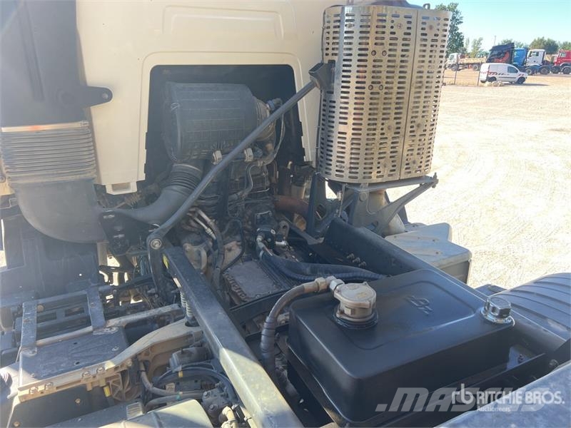 Renault C440 Comfort 8x4 Camion Bi Benne Tri/A Dump Truck Camion benne