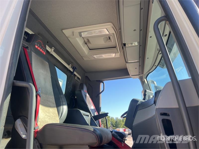 Renault C440 Comfort 8x4 Camion Bi Benne Tri/A Dump Truck Camion benne