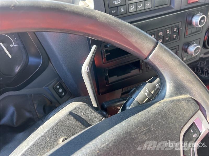 Renault C440 Comfort 8x4 Camion Bi Benne Tri/A Dump Truck Camion benne