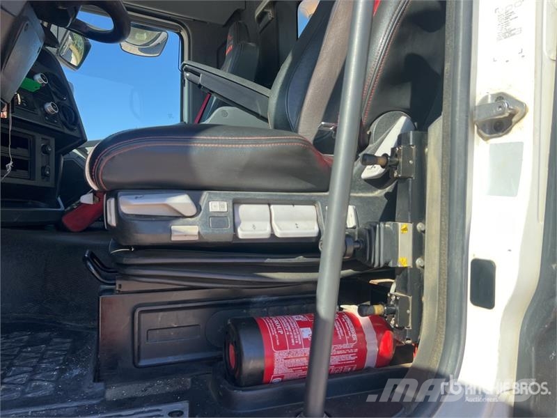 Renault C440 Comfort 8x4 Camion Bi Benne Tri/A Dump Truck Camion benne