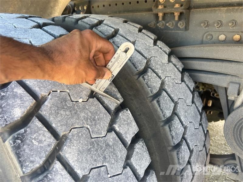 Renault C440 Comfort 8x4 Camion Bi Benne Tri/A Dump Truck Camion benne