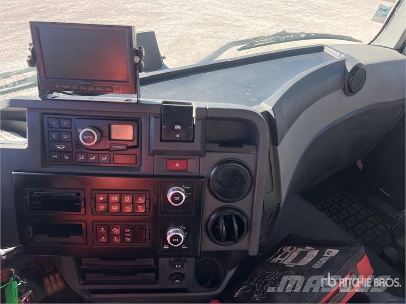 Renault C440 Comfort 8x4 Camion Bi Benne Tri/A Dump Truck Camion benne