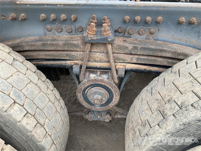 Renault C460 8x4 Twin-Steer Tri/A Dump Truck Tipper trucks