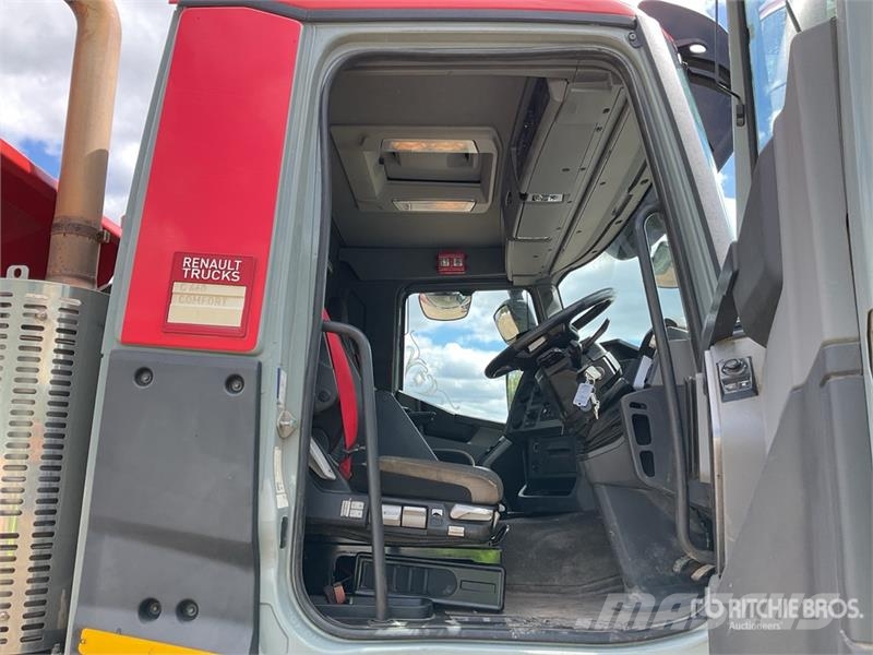 Renault C460 8x4 Twin-Steer Tri/A Dump Truck Tipper trucks