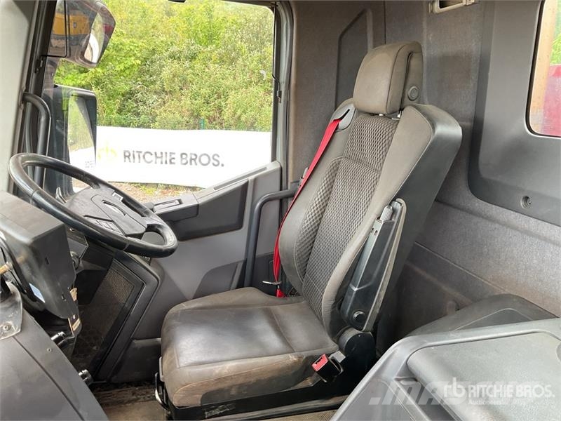 Renault C460 8x4 Twin-Steer Tri/A Dump Truck Tipper trucks