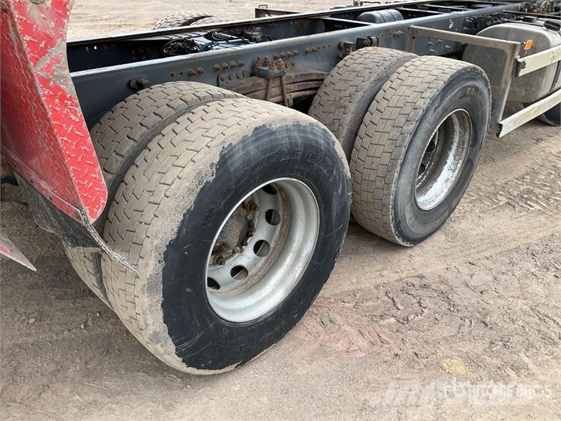 Renault C460 8x4 Twin-Steer Tri/A Dump Truck Tipper trucks