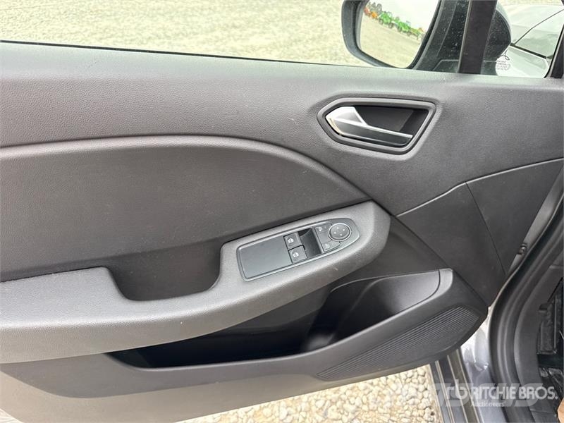 Renault Clio Cars