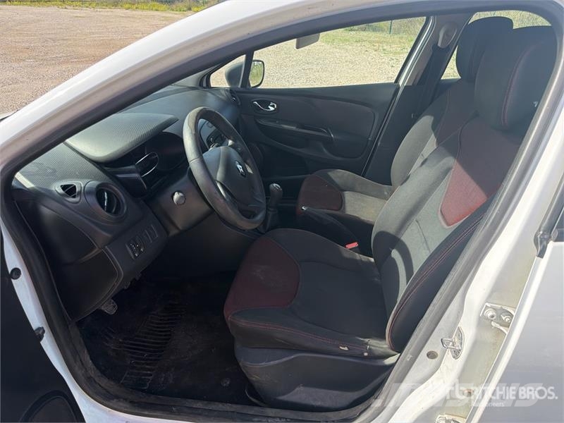 Renault Clio 4 Vehicule Utilitaire Cargo Van Furgonetas cerradas