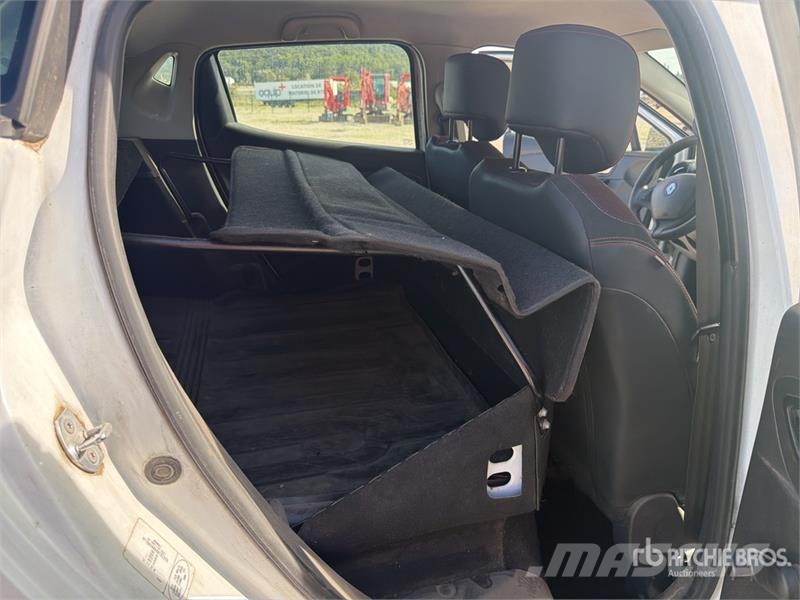 Renault Clio 4 Vehicule Utilitaire Cargo Van Furgonetas cerradas