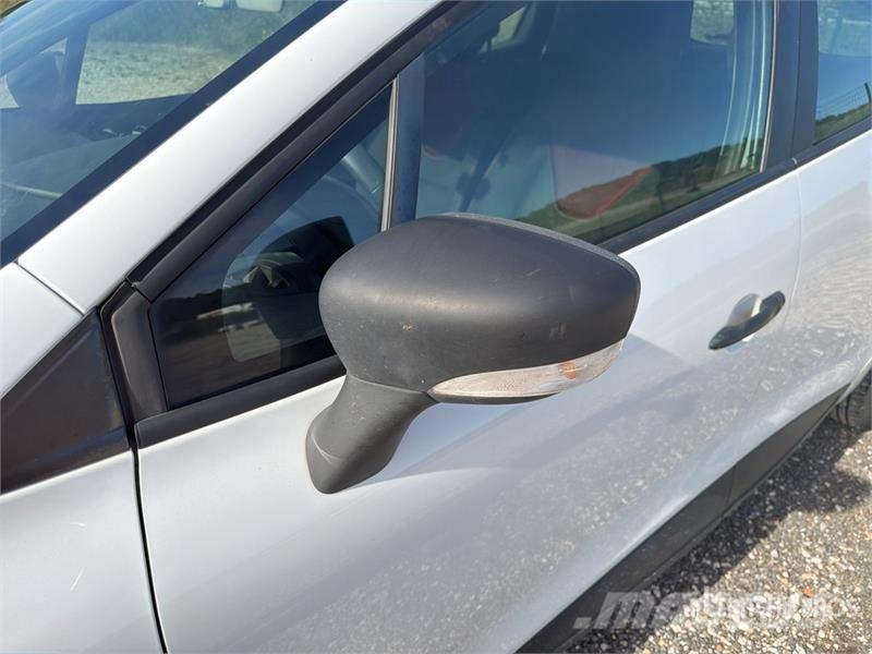 Renault Clio 4 Vehicule Utilitaire Cargo Van Furgonetas cerradas