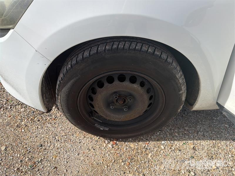 Renault Clio 4 Vehicule Utilitaire Cargo Van Furgonetas cerradas