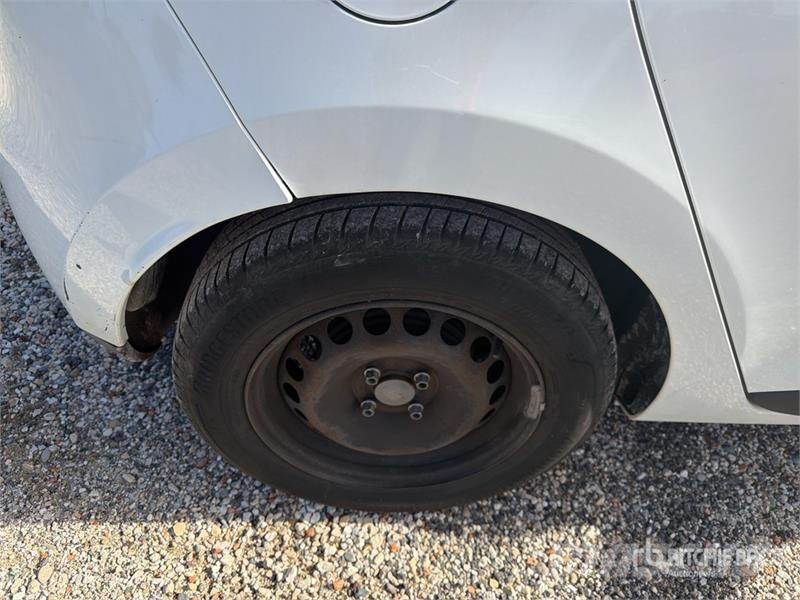 Renault Clio 4 Vehicule Utilitaire Cargo Van Furgonetas cerradas