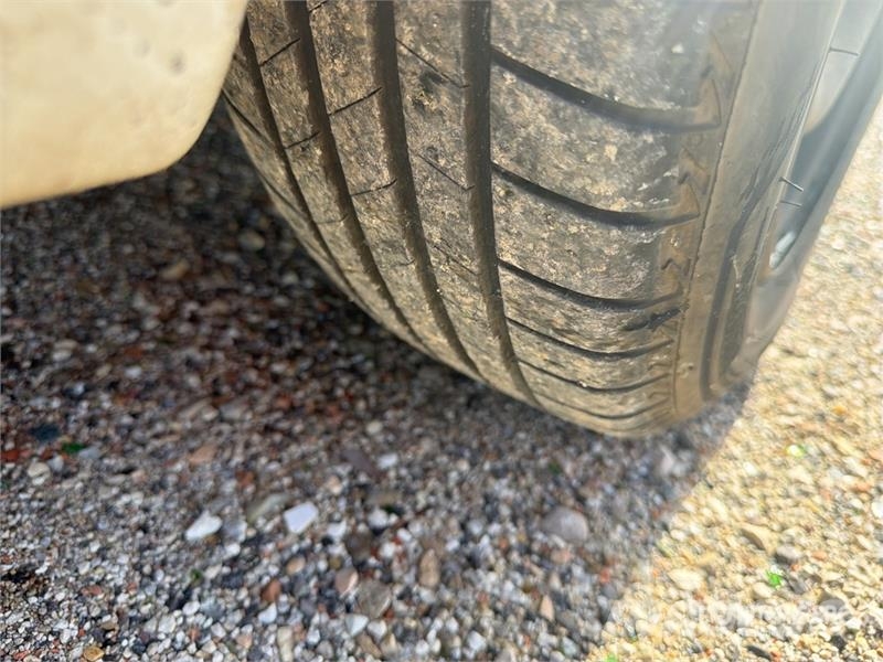 Renault Clio 4 Vehicule Utilitaire Cargo Van Furgonetas cerradas