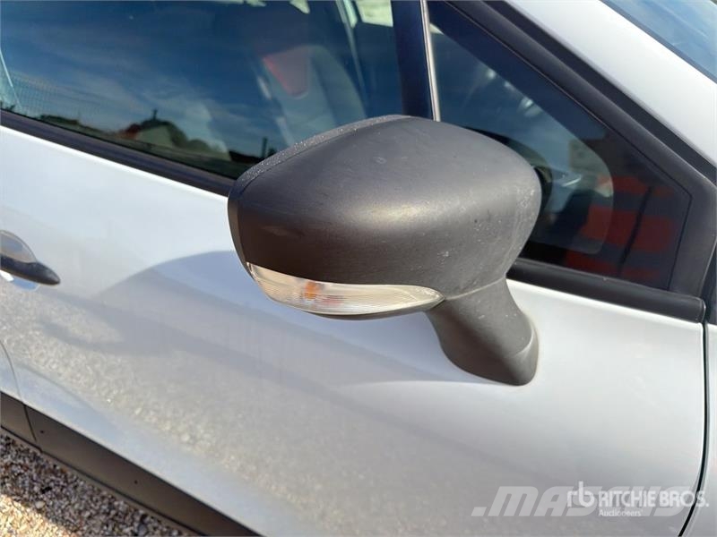 Renault Clio 4 Vehicule Utilitaire Cargo Van Furgonetas cerradas