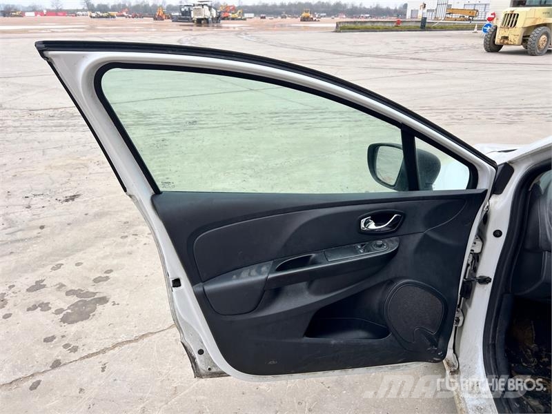 Renault Clio Vehicule Utilitaire Cargo Van (Inoperable) Dodávky