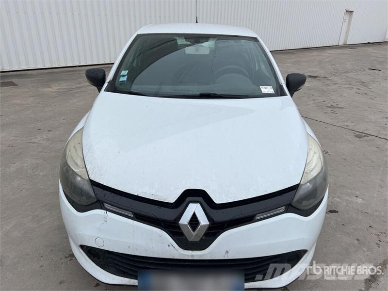 Renault Clio Vehicule Utilitaire Cargo Van (Inoperable) Utilitara